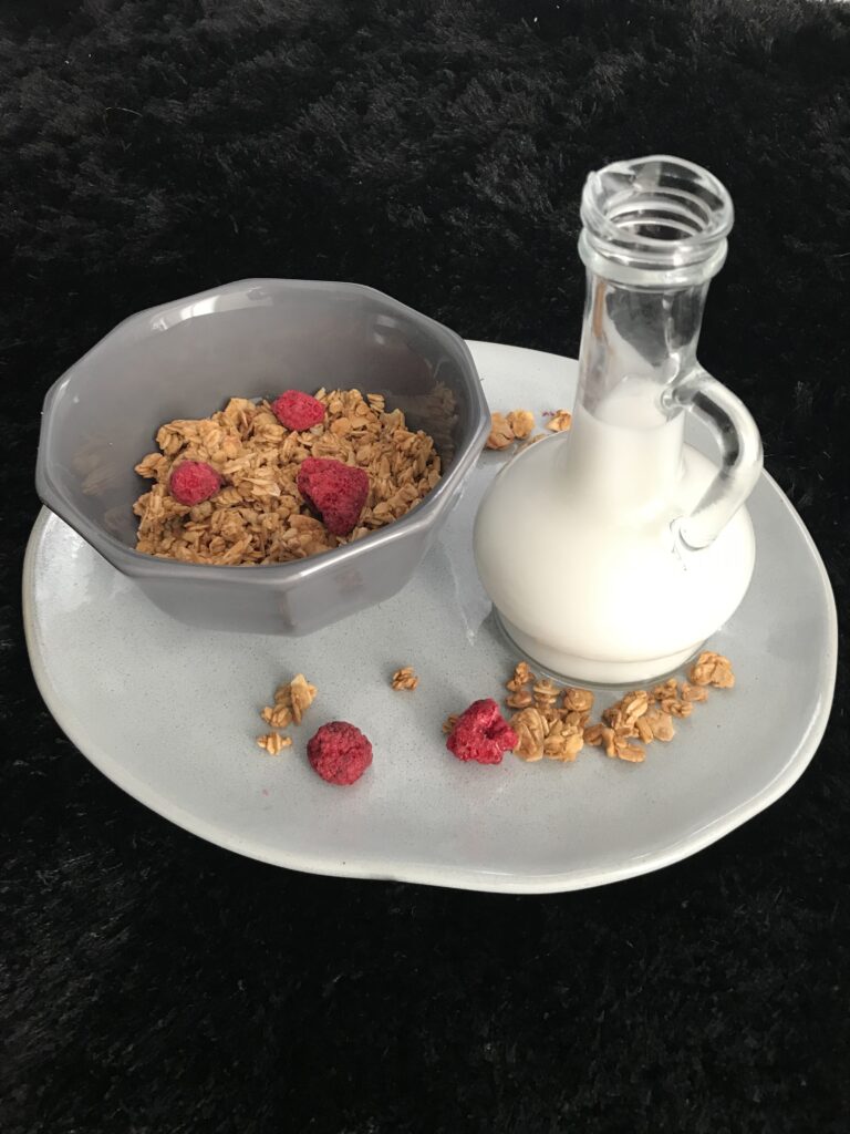 Hazai granola növényi tejjel